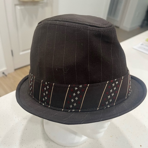 Goorin Bros Dark Brown‎ Fedora with Patterned Band - Picture 2 of 11
